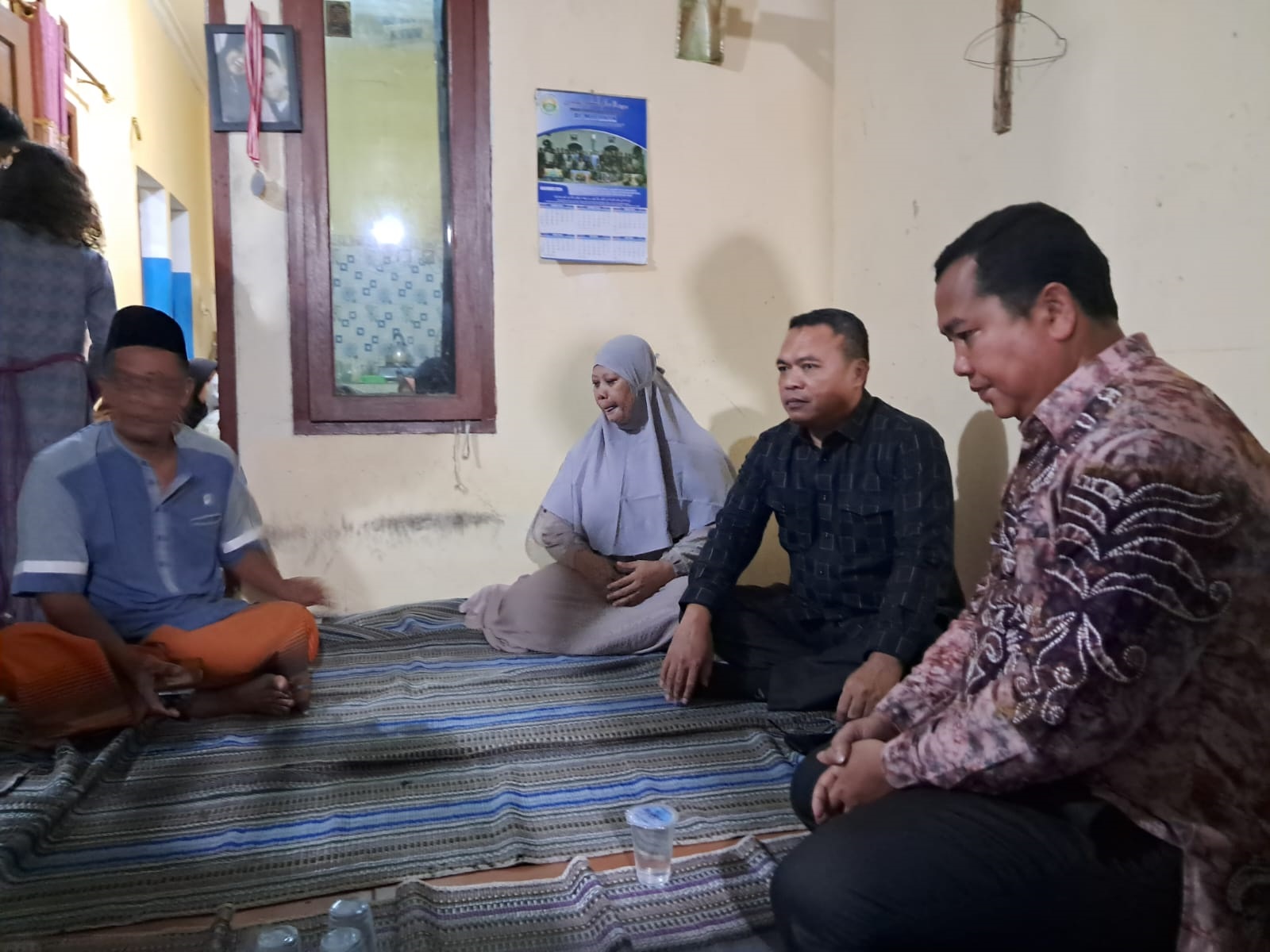 Ketua dan Anggota DPRD Kabupaten Tangerang Takziah ke Rumah Duka Siswa SMKN 14 Jadi Korban Demonstrasi