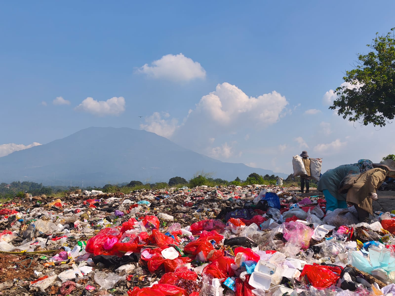 Problem Sampah, Menanti Solusi Pemprov Banten