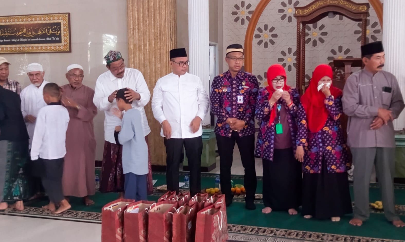 Camat Rajeg Santuni Ratusan Anak Yatim
