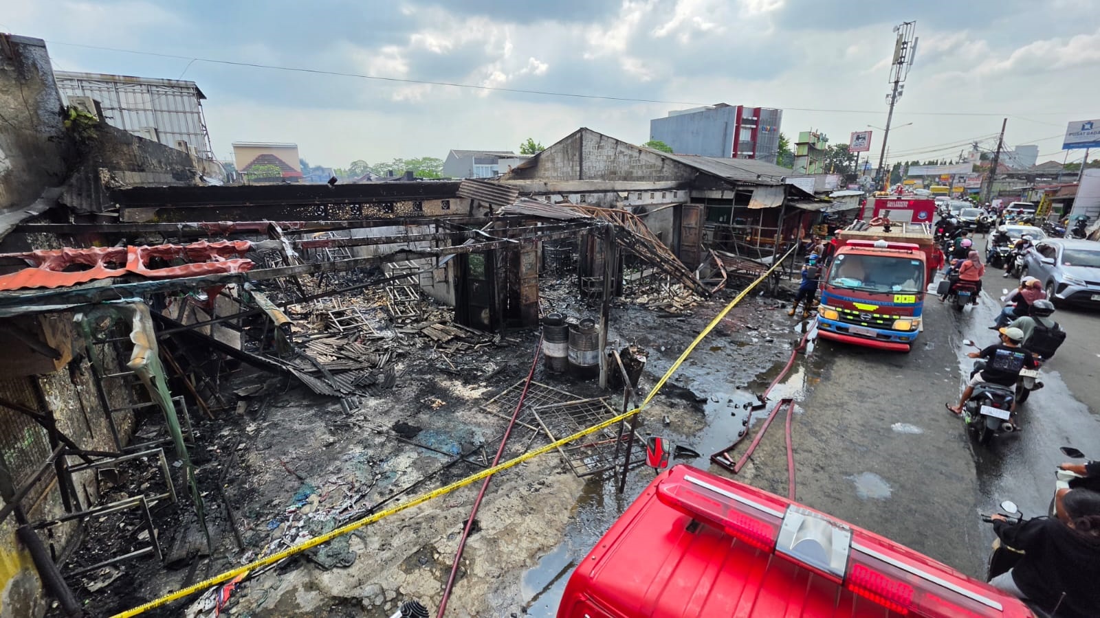 Diduga Korsleting, Bengkel Motor di Pamulang 2 Ludes Terbakar