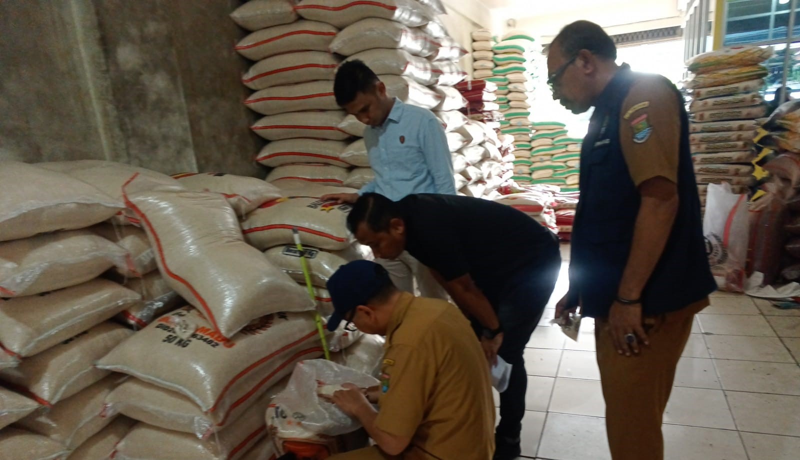 Satreskrim Polresta Tangerang Cek Distributor Beras, Pastikan Ketersediaan Stok