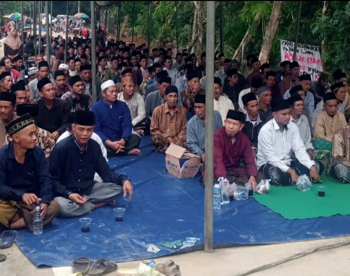 Tolak Pembangunan TPST, Ribuan Warga Lebak Gelar Istighosah