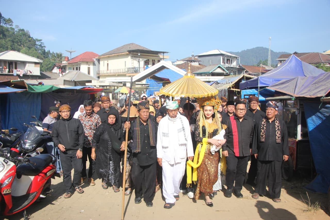 Seren Taun Simbol Ketahanan Pangan, Gotong Royong Masyarakat Kasepuhan
