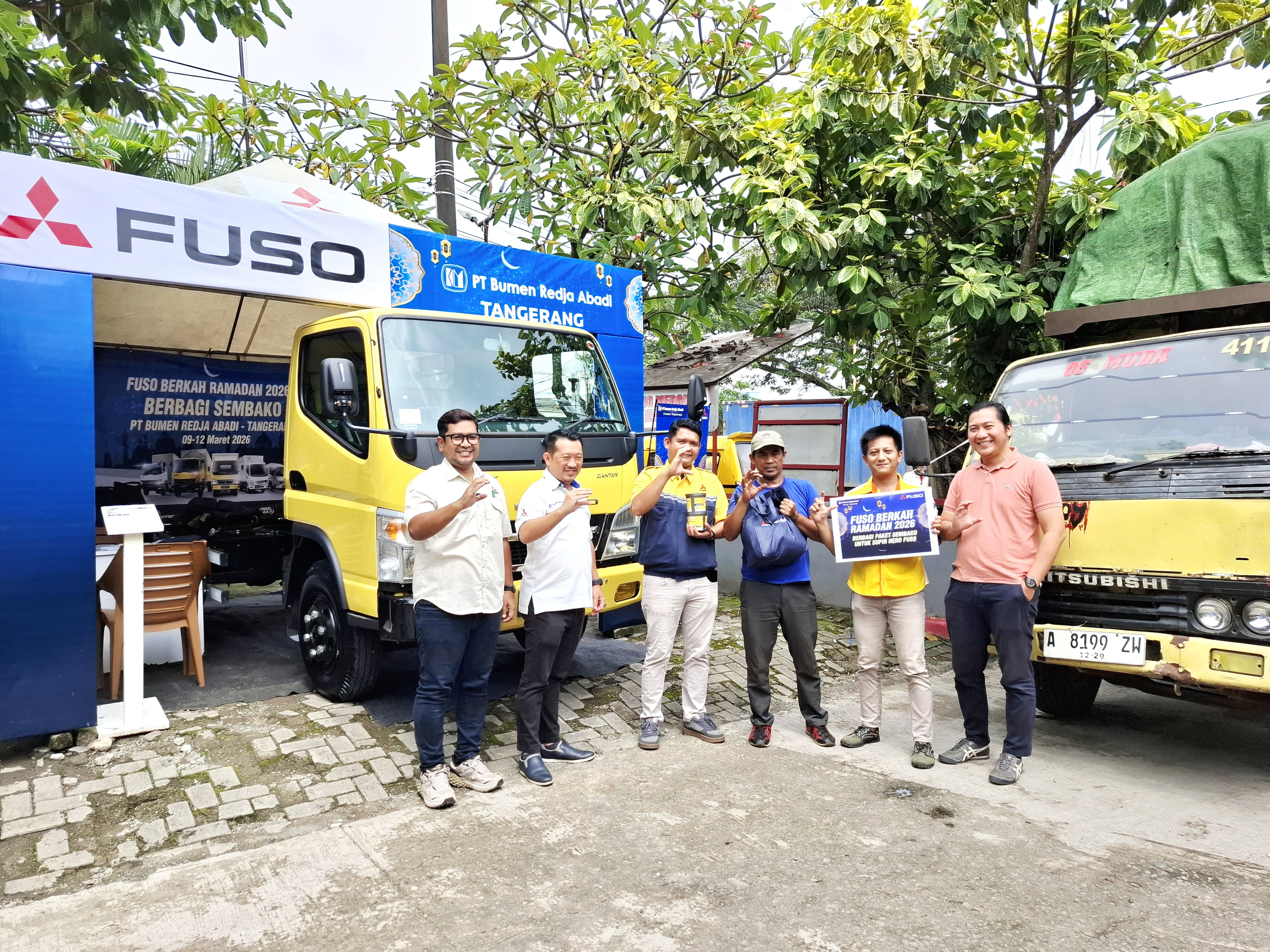 Program Siaga Ramadhan, Mitsubishi Fuso Berbagi Sembako kepada Sopir Hero