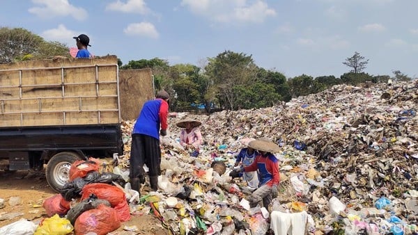 Volume Sampah Meningkat 10 Persen