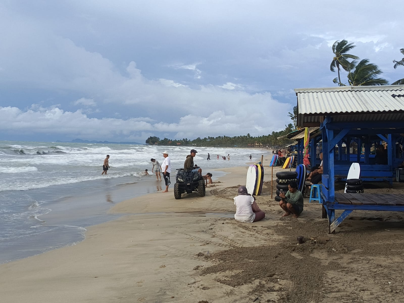 Pelaku Usaha Pantai Harus Pasang Daftar Harga
