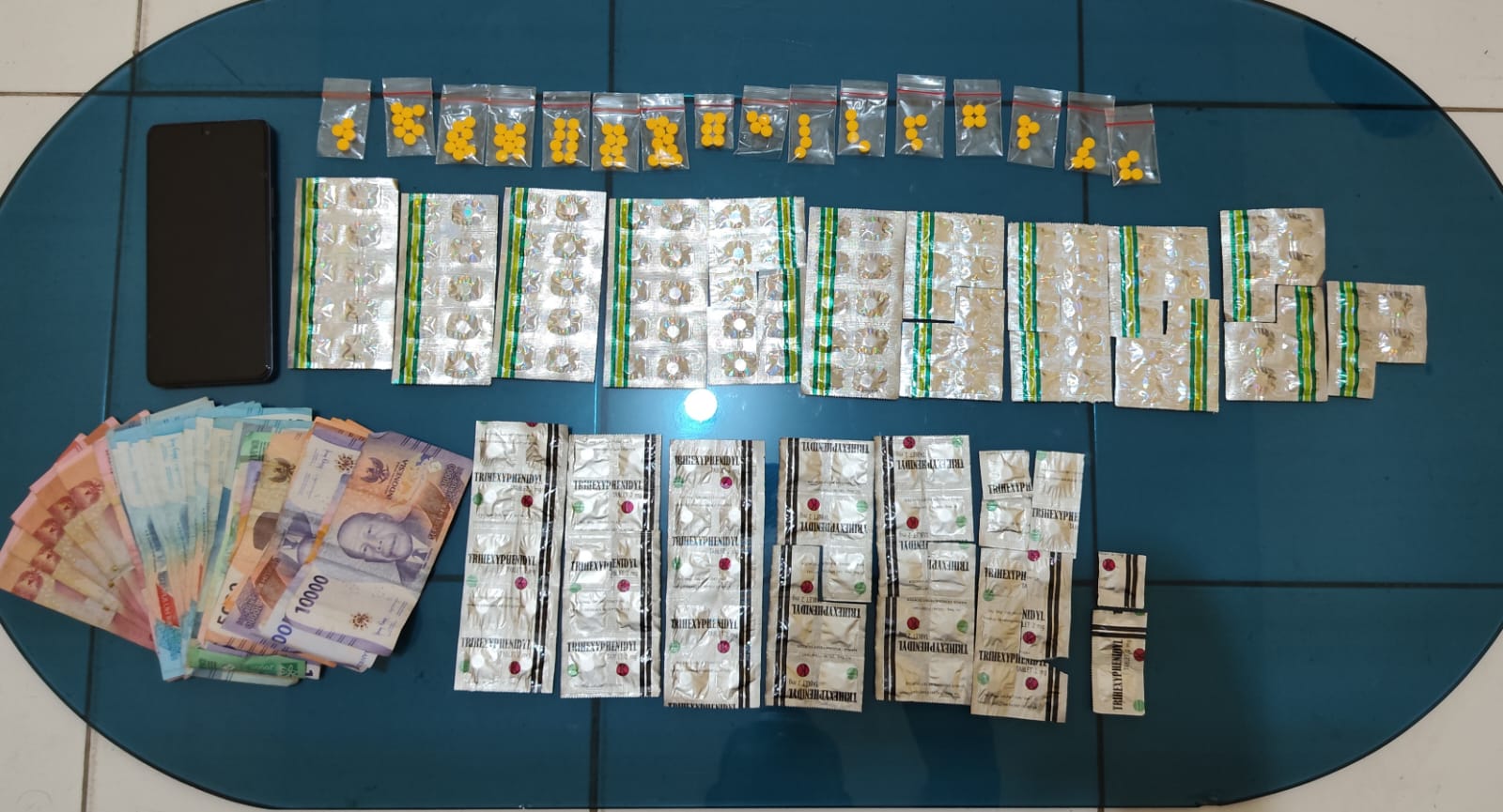 Polisi Sita Obat Keras di Legok dan Cisauk