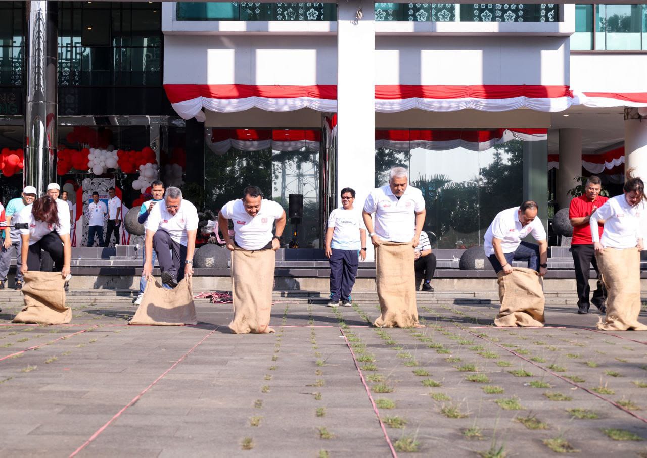 Semarak HUT ke-80 RI Wali Kota Tangsel Benyamin Lomba Balap Karung Bersama Forkopimda