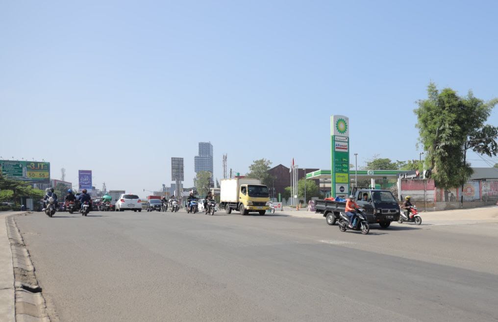 Pelebaran Jalan Raya Rawa Buntu Hampir Selesai, Warga Keluhkan Parkir Liar