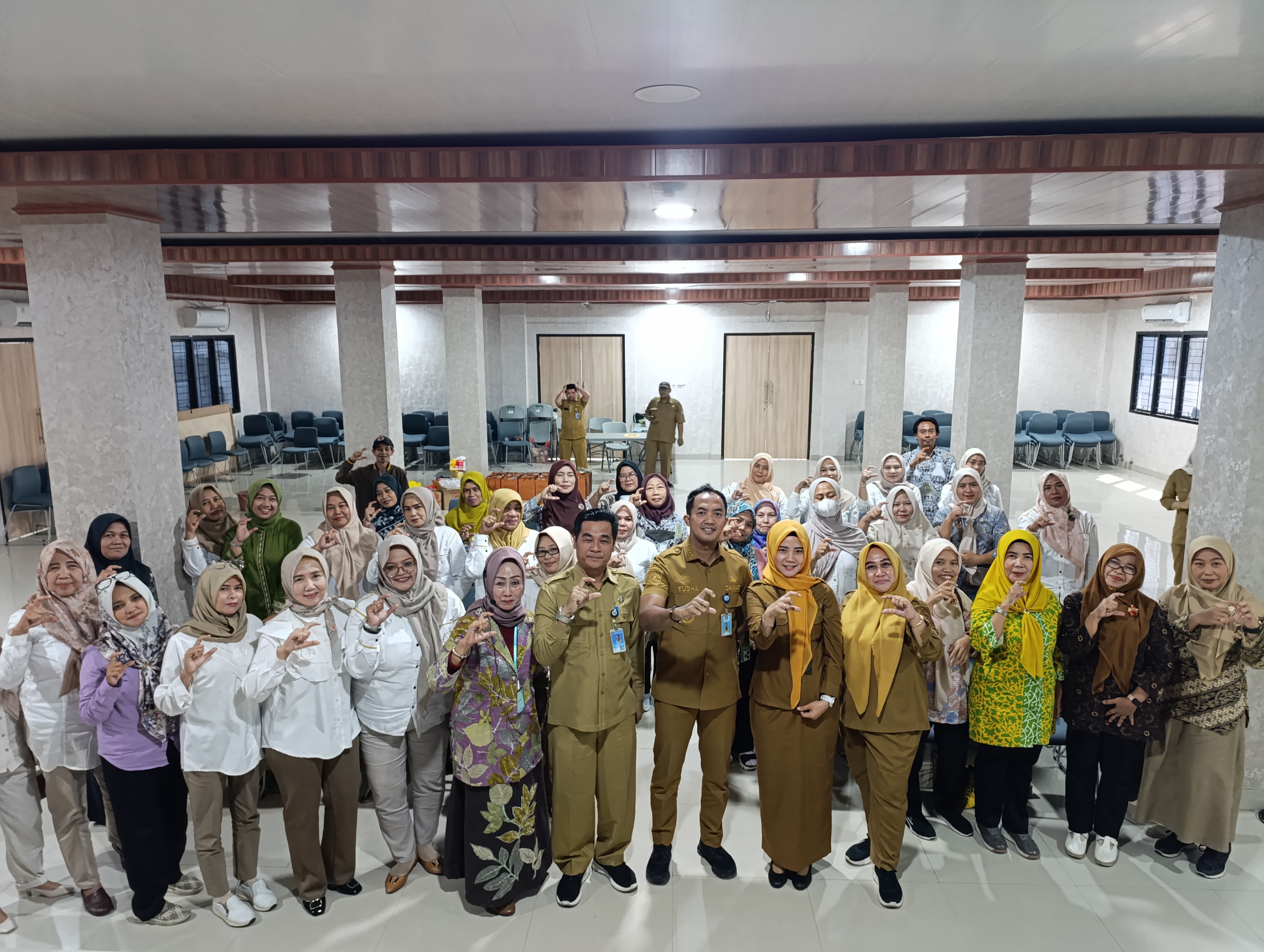 Tingkatkan Keterampilan, Deskranasda Ciputat Timur Latih Ecoprint Anggota