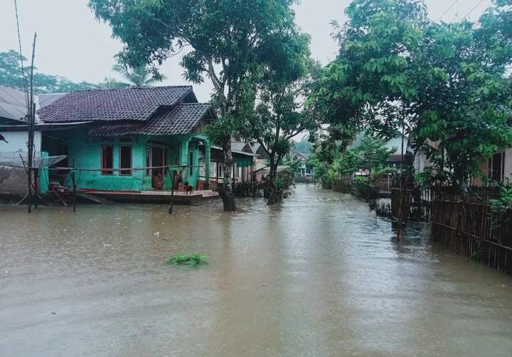 Banjir di Pandeglang Meluas, 13 Desa Terendam Banjir