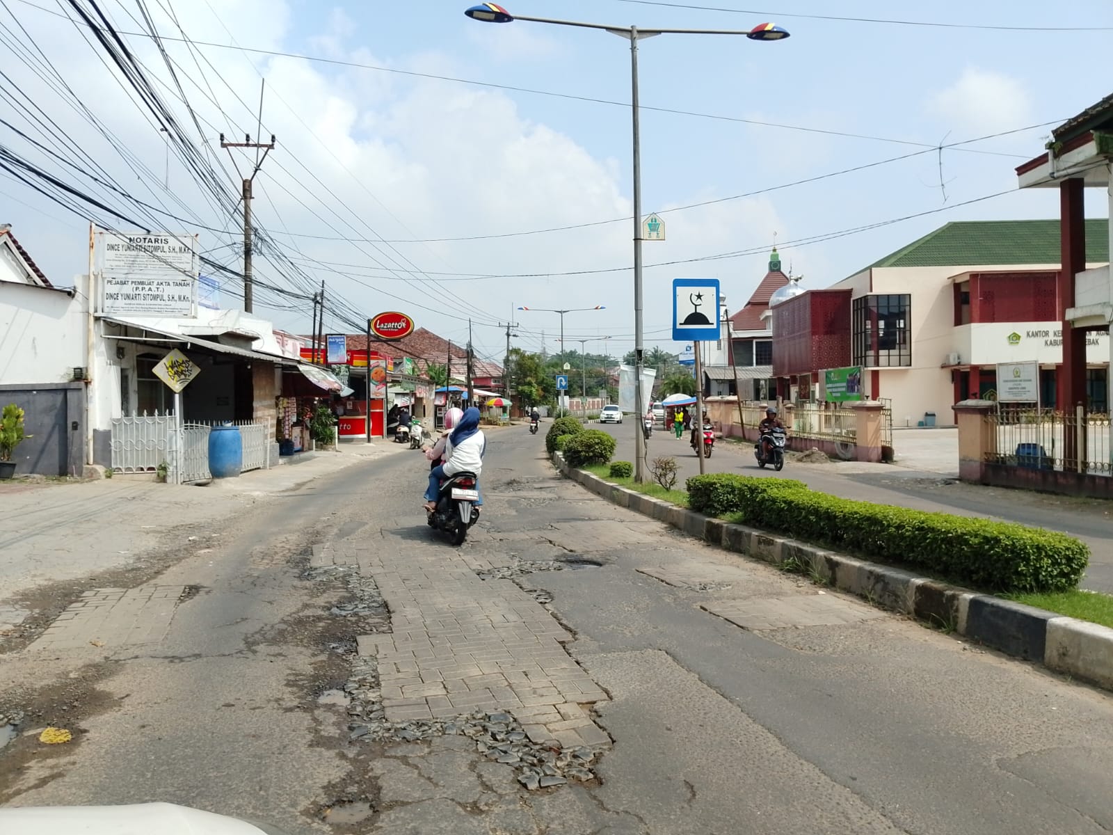 Pemkab Lebak Anggarkan Rp 37,7 Milyar Bangun 12 Titik Jalan Rusak