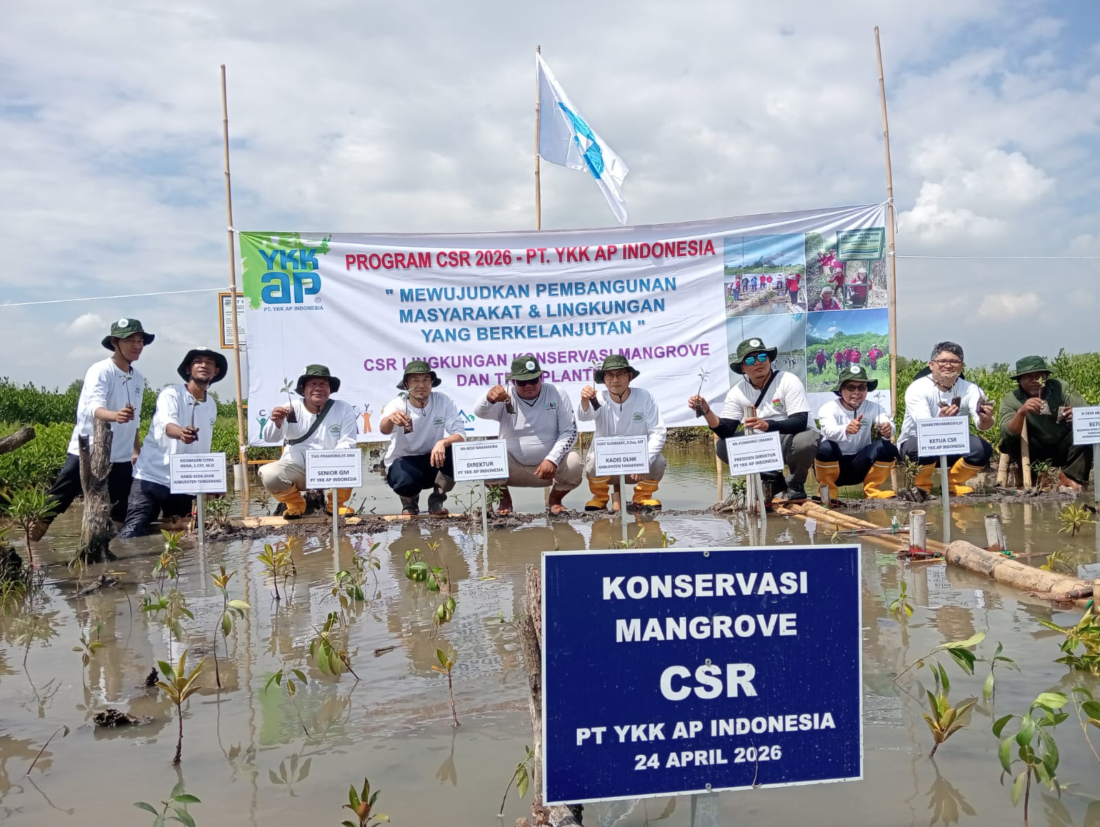 PT YKK AP Indonesia Tanam 5.000 Mangrove di Pesisir Tangerang
