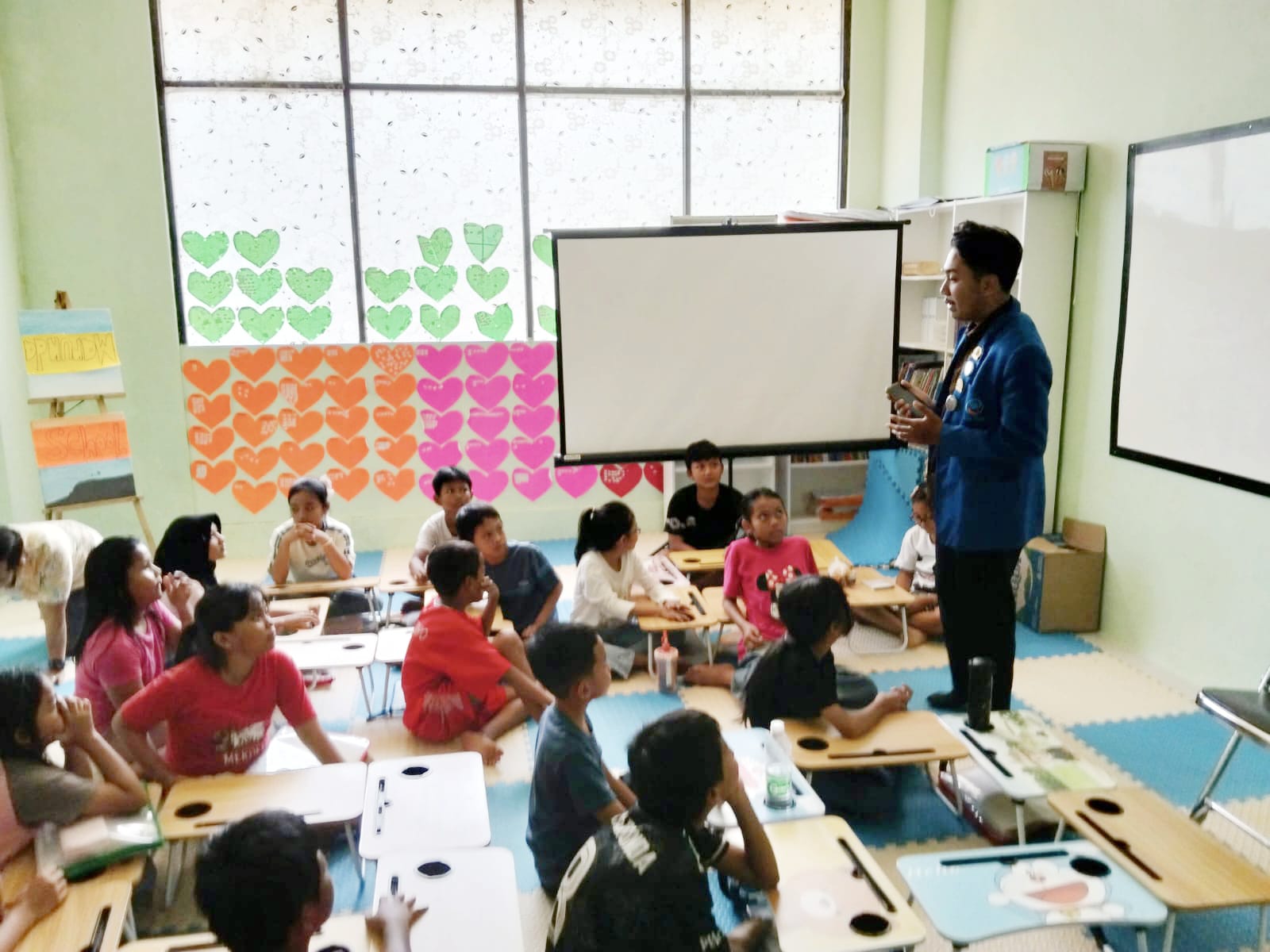 PKM: Penyediaan Fasilitas untuk Aktivitas Bercerita Sebagai Upaya Peningkatan Literasi di Rumah Susun Marunda