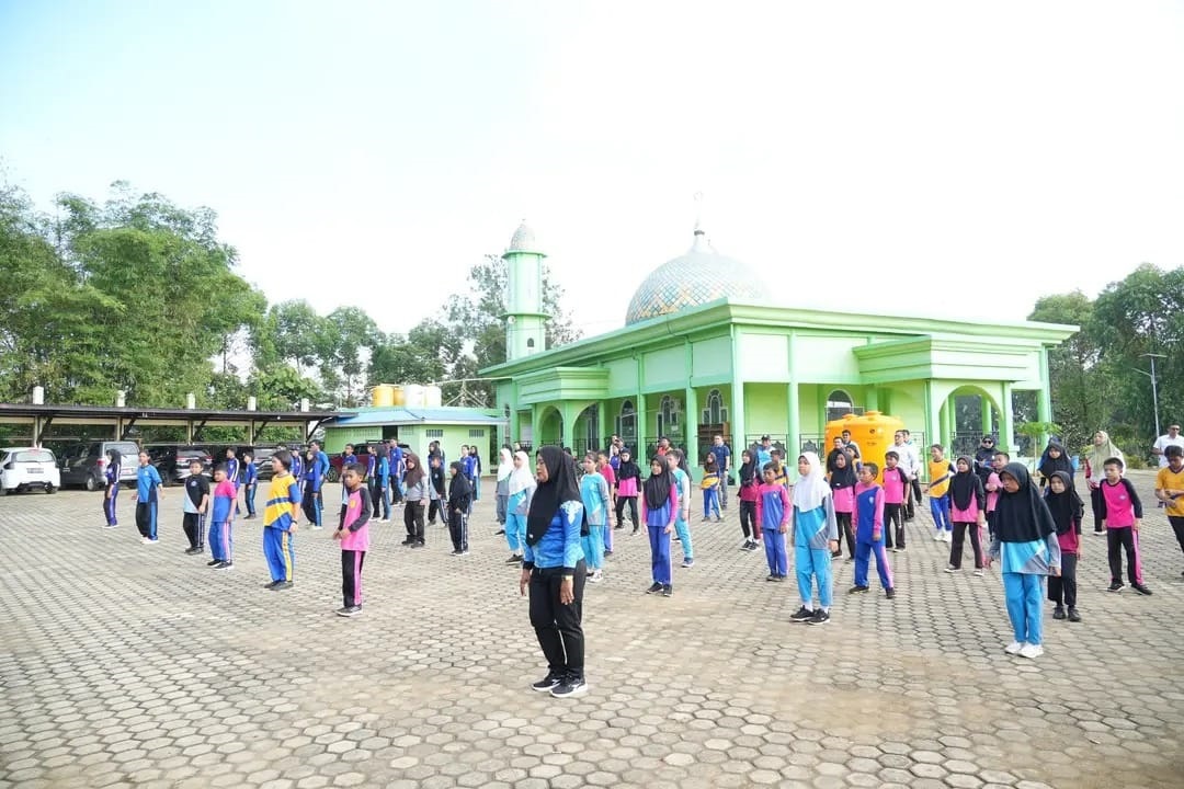 SMPN 2 Curug Peringati HAN 2025 dengan Senam Ceria