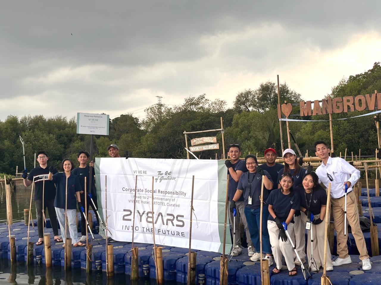 Vivere Hotel, Artotel Curated Gelar Aksi Tanam Mangrove Menyambut Hari Jadi Ke-2