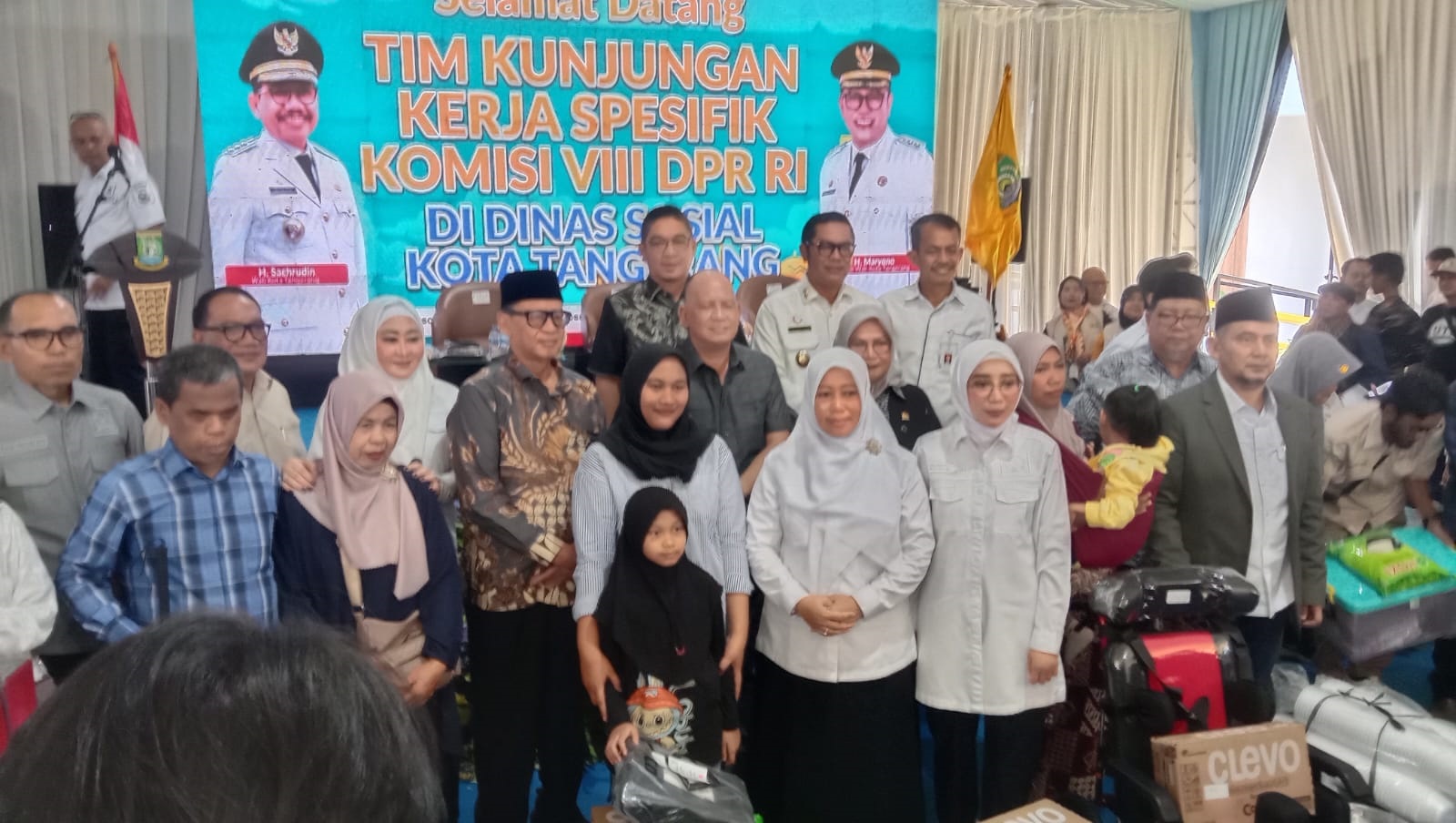 Komisi VIII DPR Salurkan Bantuan Senilai Rp36 Miliar