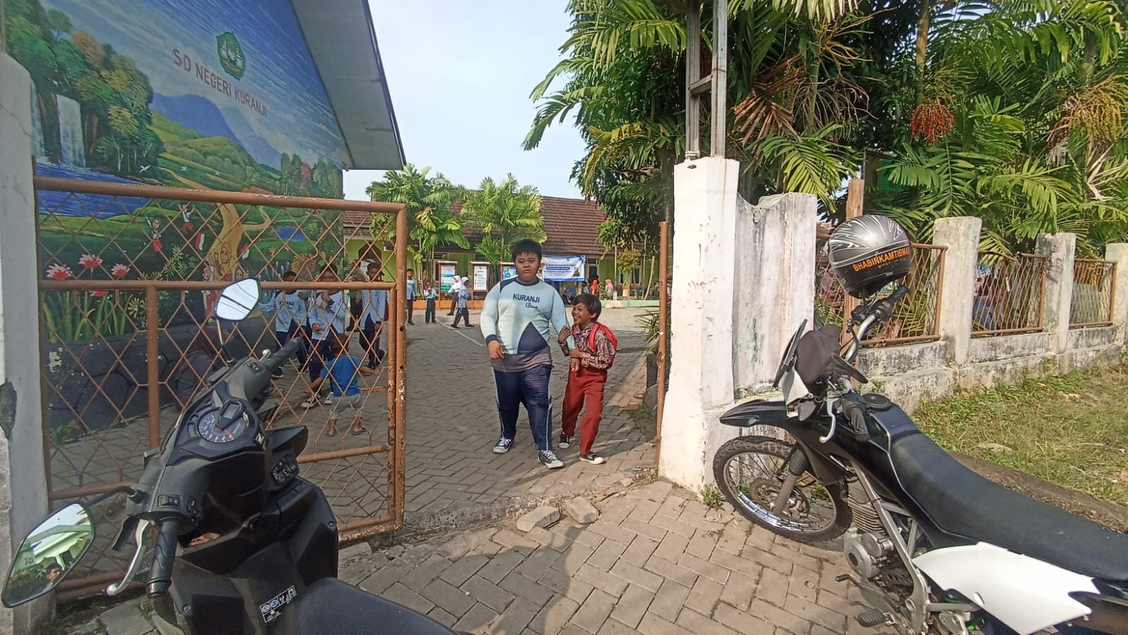 Pemkot Urungkan Laporan Polisi, Pembukaan Segel SDN Kuranji Misterius