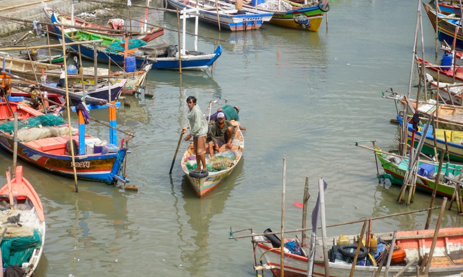 Cuaca Buruk, Nelayan Tetap Melaut, Perairan di Sekitar Mauk Tangerang Belum Mencapai 2 Meter
