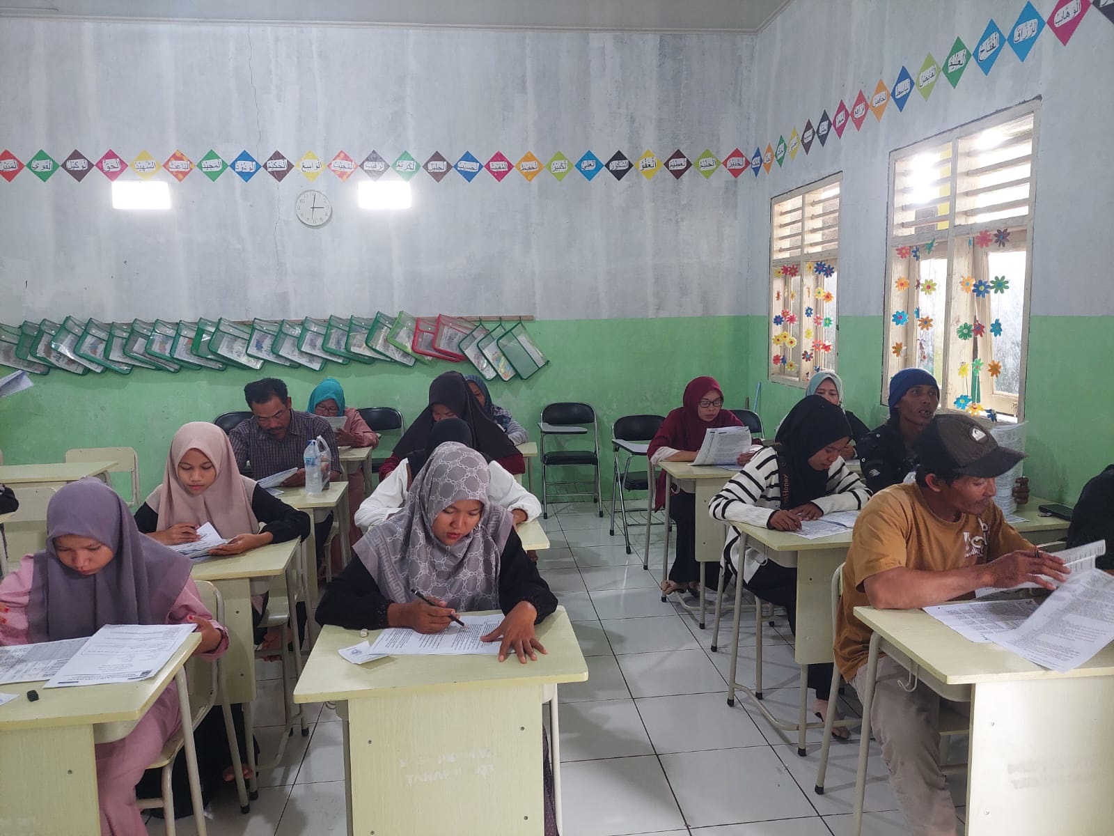 Jumlah Peserta Pendidikan Kesetaraan Berkurang