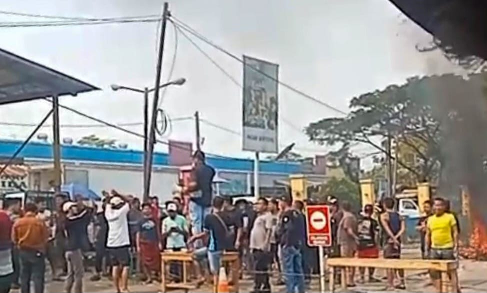 Pedagang Pasar Sentiong Gelar Aksi Demo