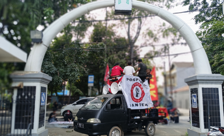 Aksi Solidaritas untuk THL, Kelompok Masyarakat dan Mahasiswa Geruduk Kantor BKPSDM Kota Tangerang