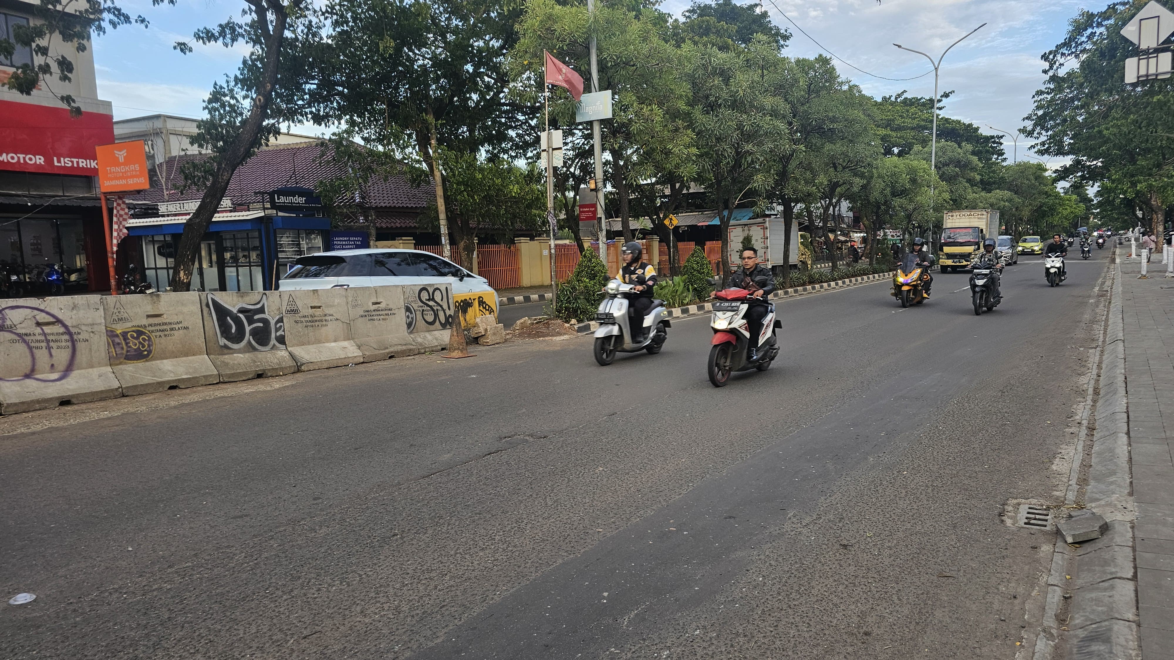 U-Turn Depan Sekolah Al Wildan Dibuka Paksa Warga