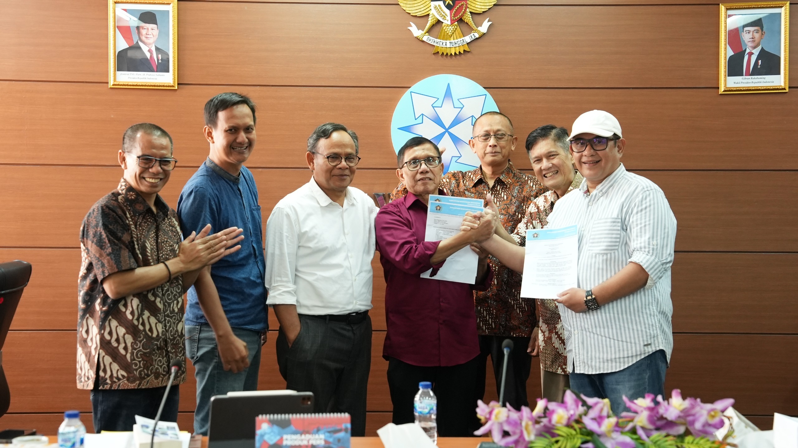 Disaksikan Dewan Pers, PWI Tandatangani Panitia Bersama Kongres Persatuan