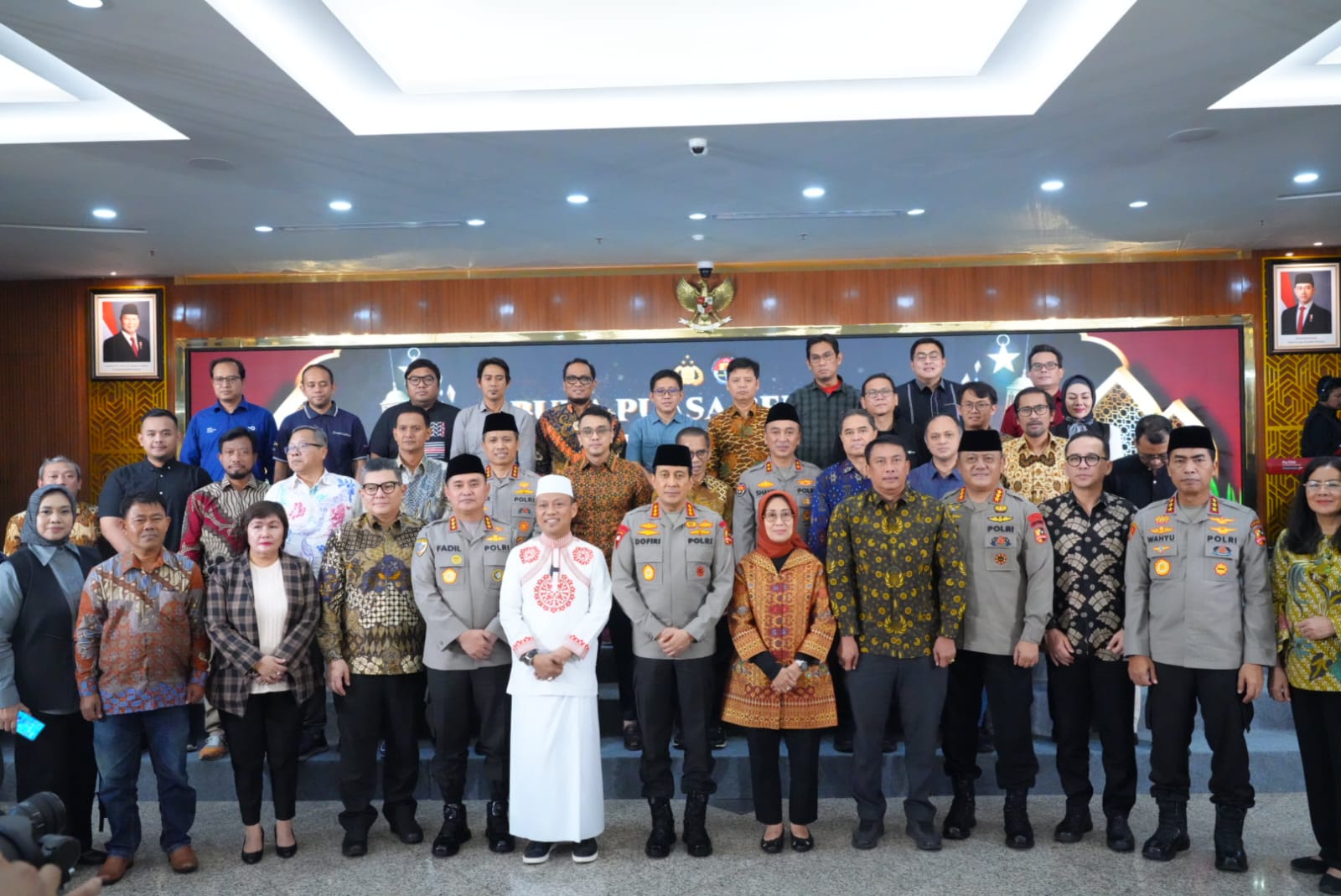 Polri dan Media Bersinergi Berbagi Takjil Serentak di Seluruh Indonesia