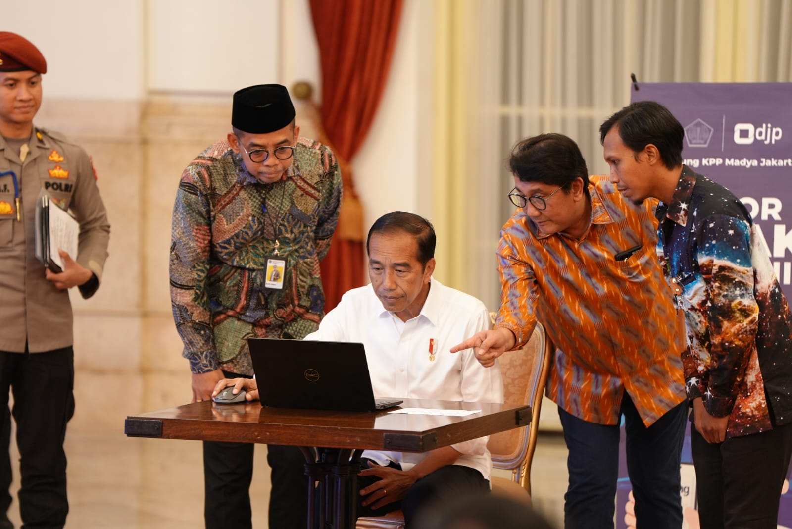 Presiden Jokowi Lapor SPT Tahunan Elektronik