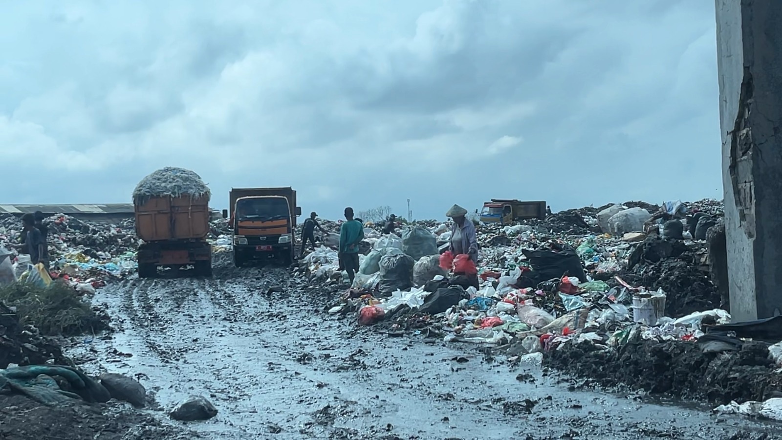 Tarif Resmi Retribusi Sampah Diberlakukan