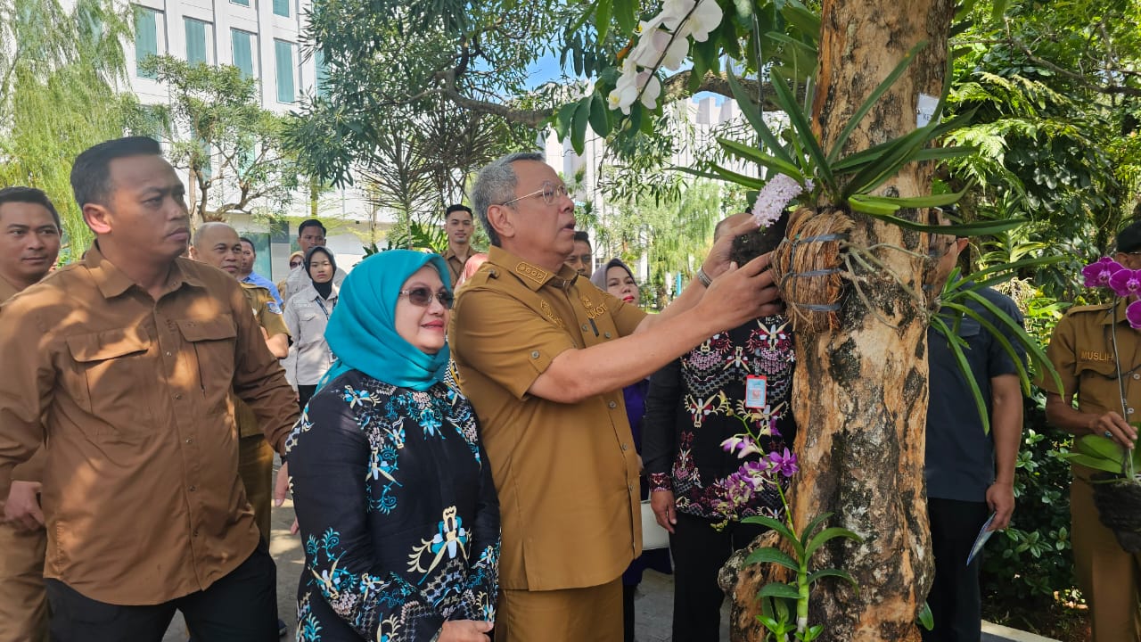 Benyamin Canangkan Bunga Anggrek Jadi Icon Tangerang Selatan