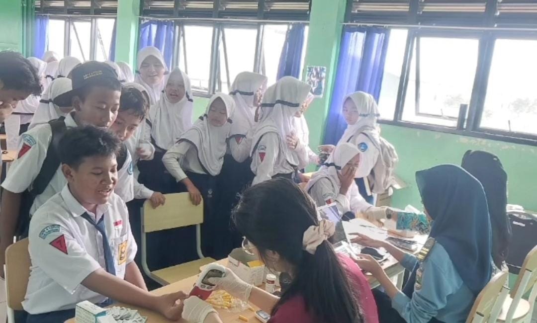 Tinggi Badan Siswa SMPN 4 Curug Diukur 