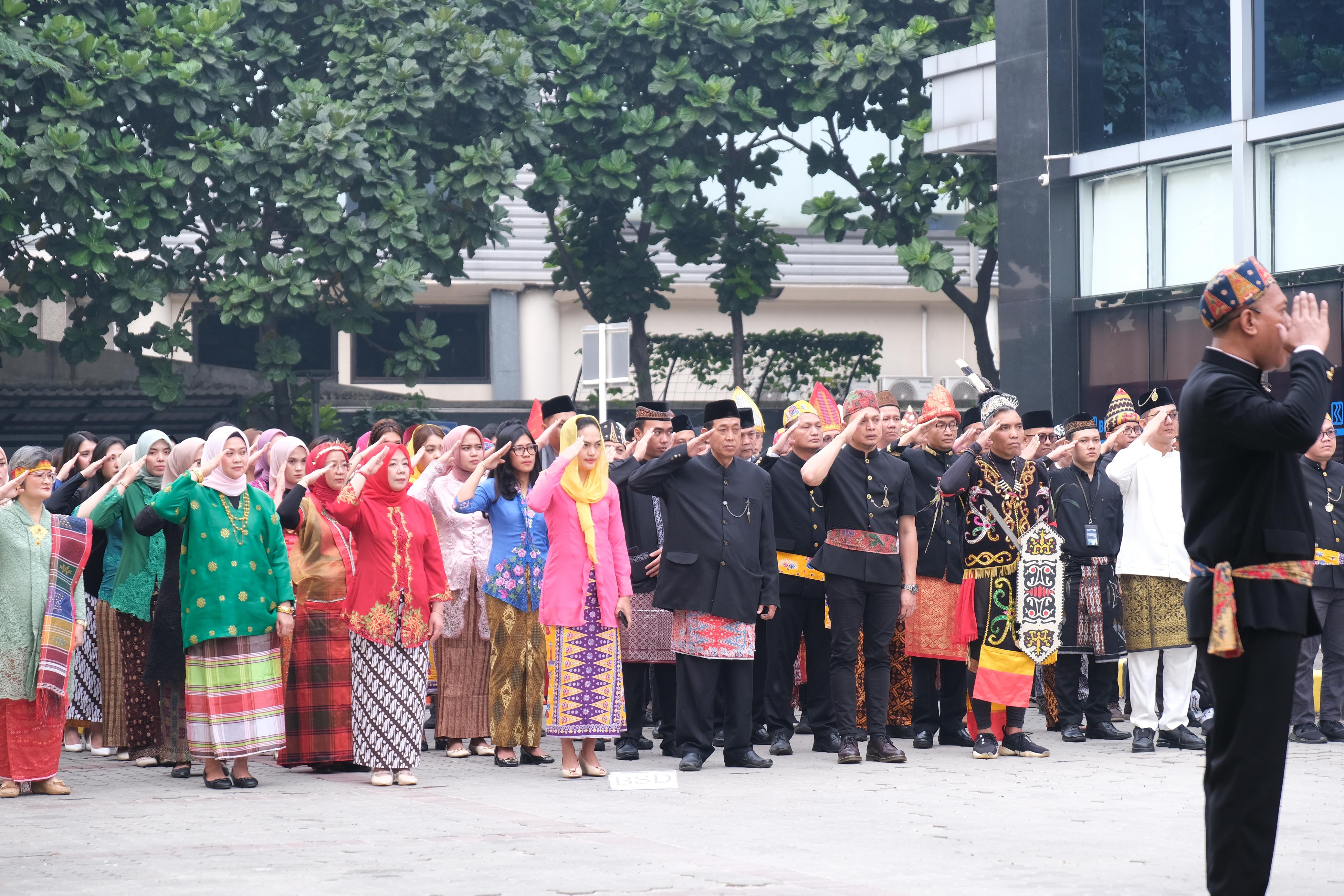 BRI Regional Office Jakarta 3 Laksanakan Upacara Kemerdekaan, Seluruh Pegawai Kenakan Baju Adat