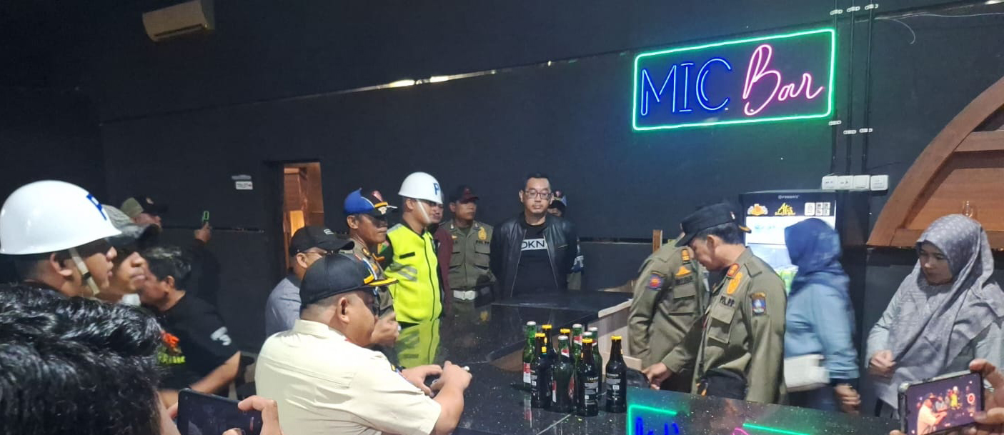 Satpol PP Sita 682 Botol Miras dari THM