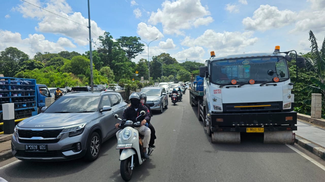 Perwal Tentang Pembatasan Operasional Mobil Barang Direvisi