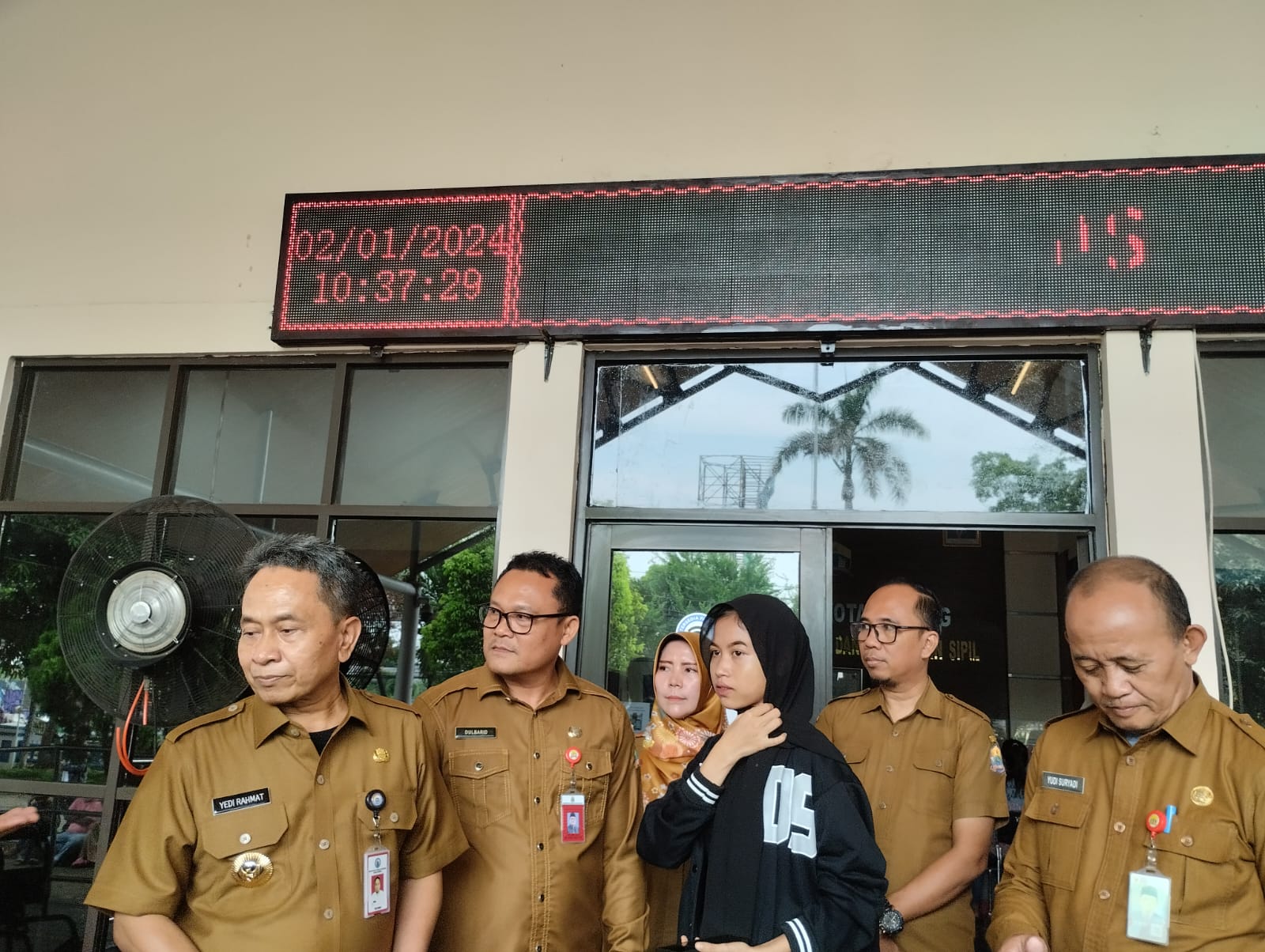 Antrean Panjang Pembuatan KTP, Pj Wali Kota Serang Sidak Kantor Disdukcapil