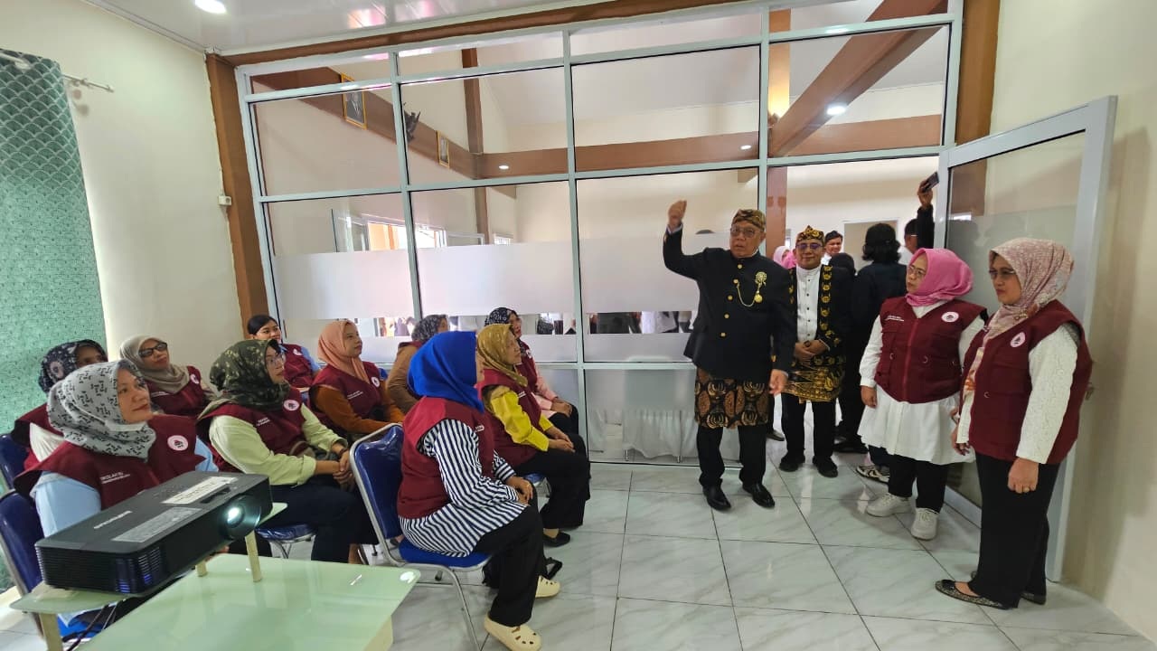 Sekolah Ibu Jadi Tempat Belajar Plus Perlindungan