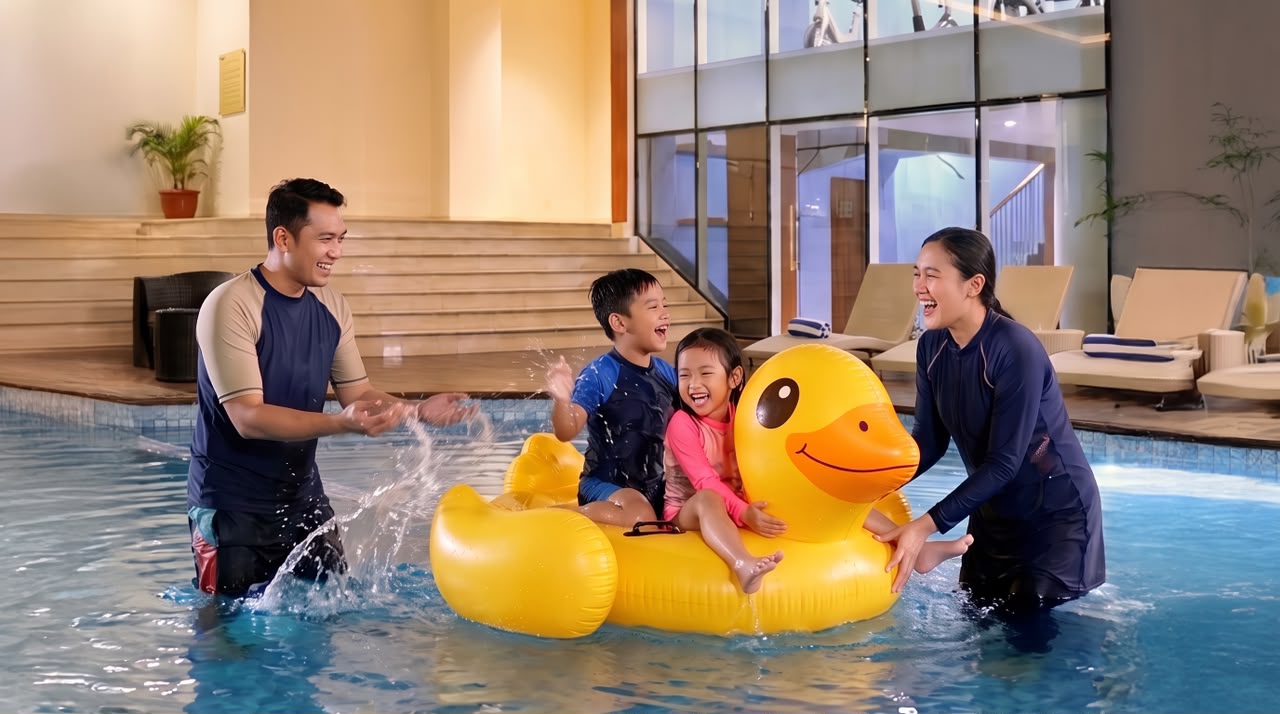 Refreshing Tanpa Harus Menginap, Nikmati Indoor Pool Atria Hotel Gading Serpong Melalui Pool Day Pass