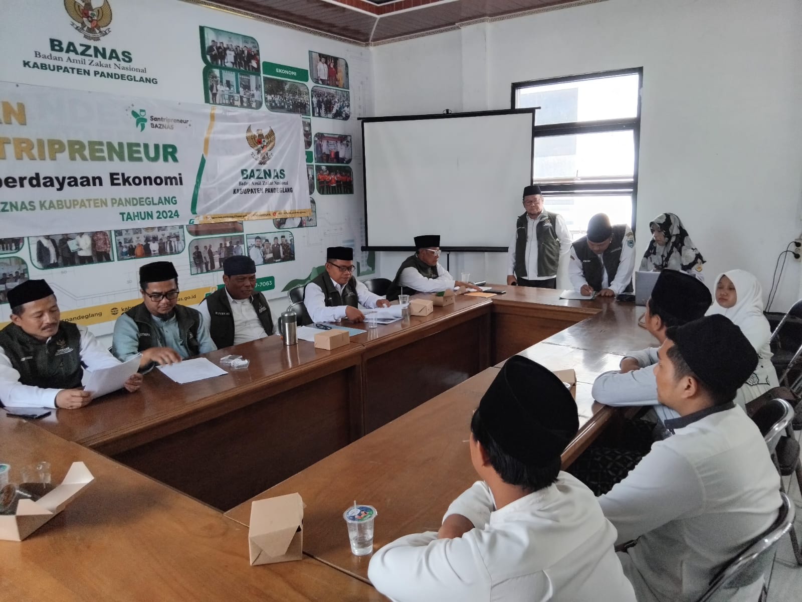 Baznas Pandeglang Luncurkan Program  Santri Preneur 