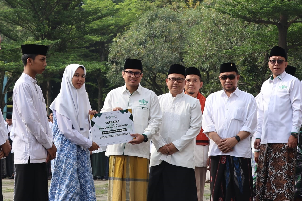 Pilar Pimpin Apel Hari Santri Nasional