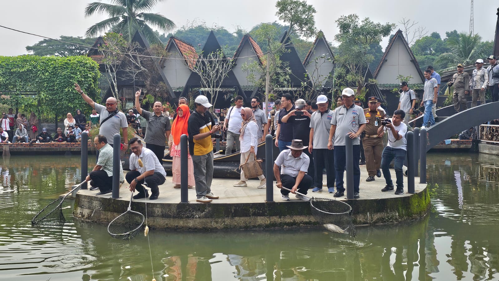 Di Tangerang Selatan Peringatan Hari Buruh Dilakukan Dengan Kegiatan Family Gathering