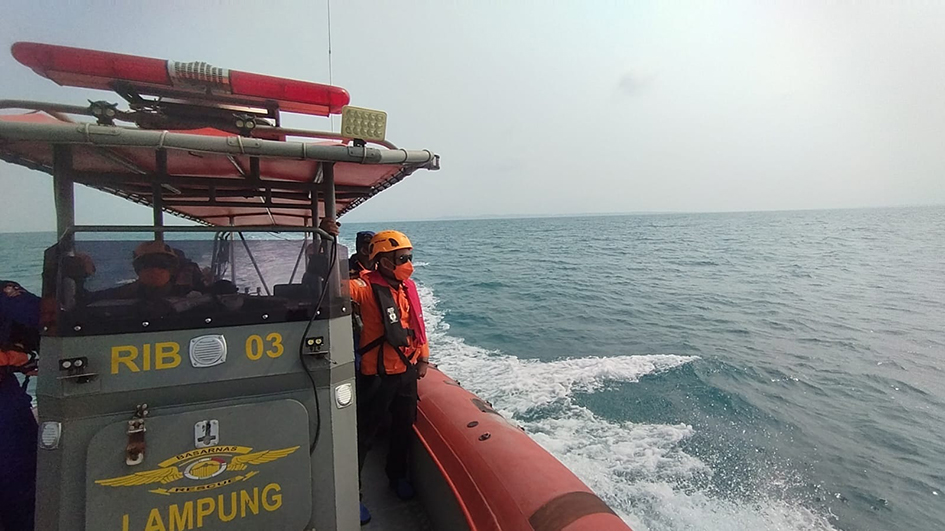 Pencarian Rombongan Jurnalis Berlanjut, Tim SAR Kerahkan Lima Kapal Sisir 271 Mil Laut