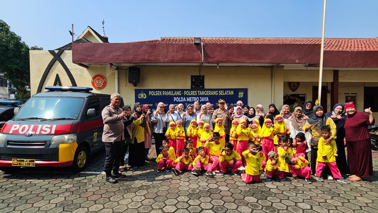 Kenalkan Profesi Polisi, RA RH Kunjungi Polsek