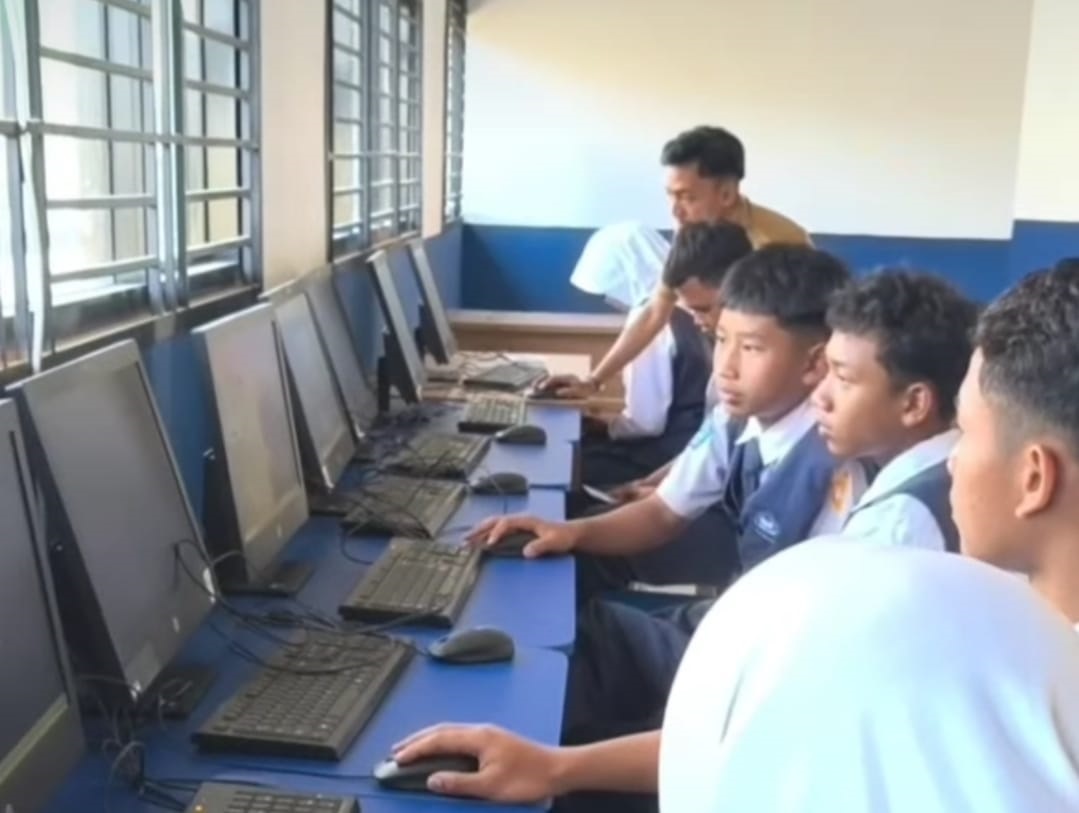 SMPN 1 Sukadiri Terima Bantuan dari Pemkab Tangerang, Laboratorium Komputer Siap Digunakan