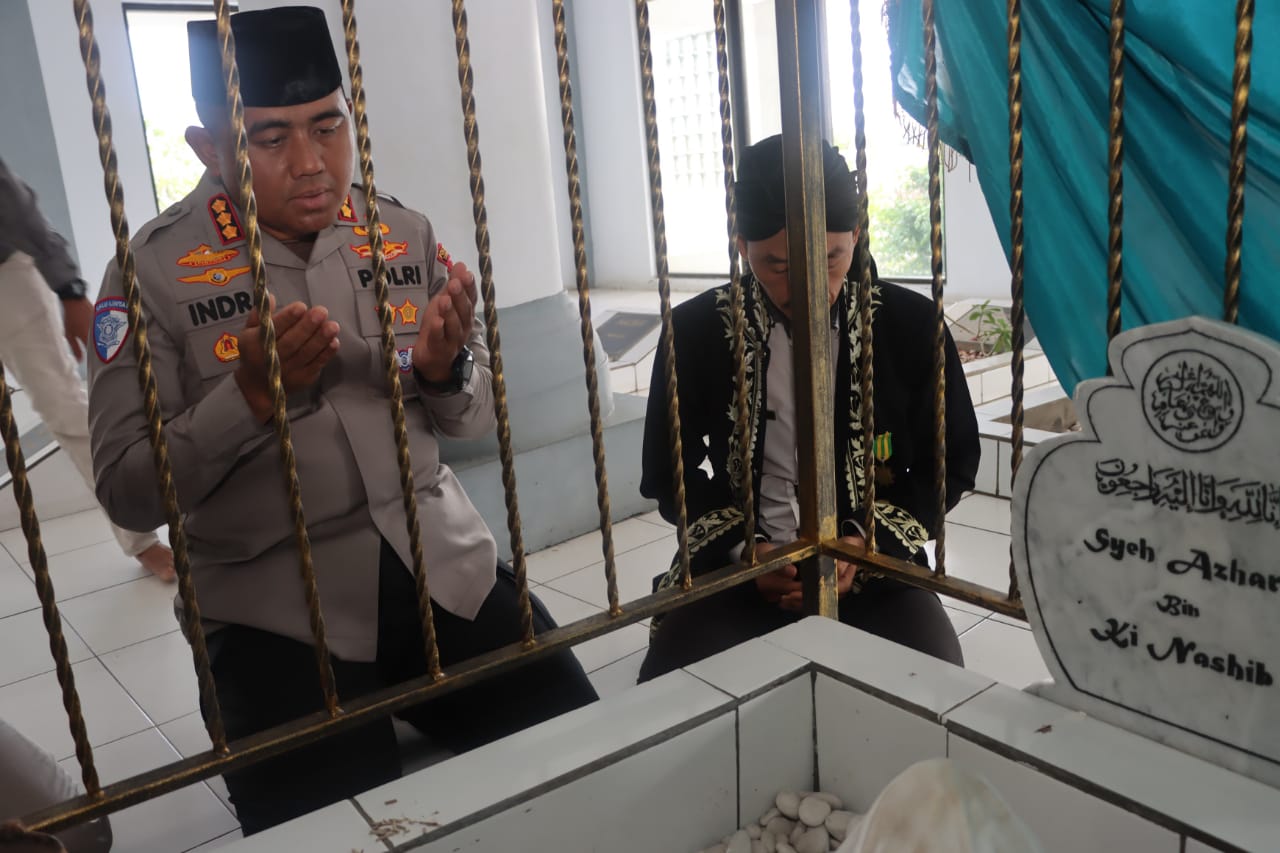 Hari Pertama Tugas, Kapolresta Ziarah ke Pendiri Tangerang