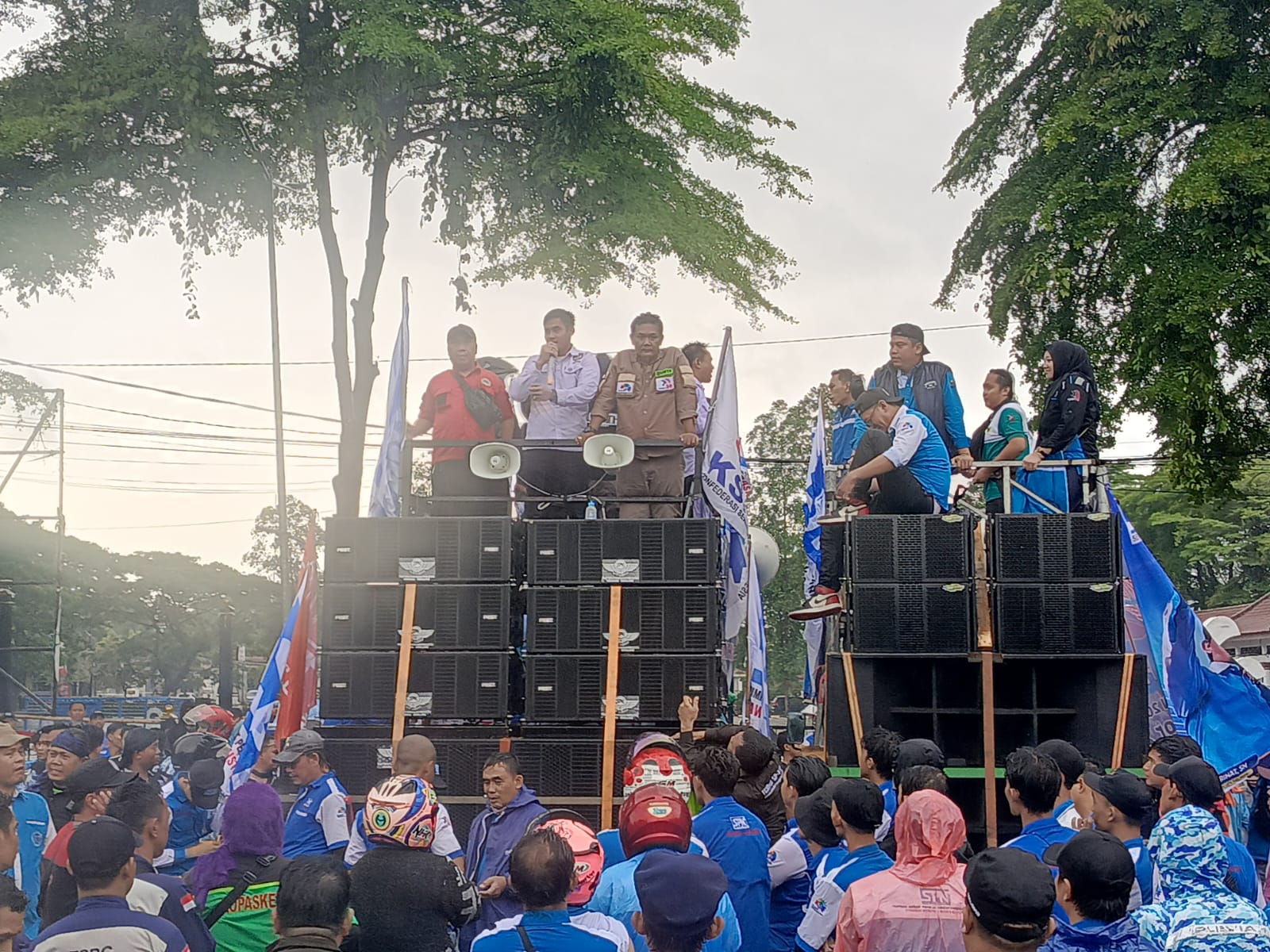 Buruh Kecewa Tuntutannya Disepelekan 