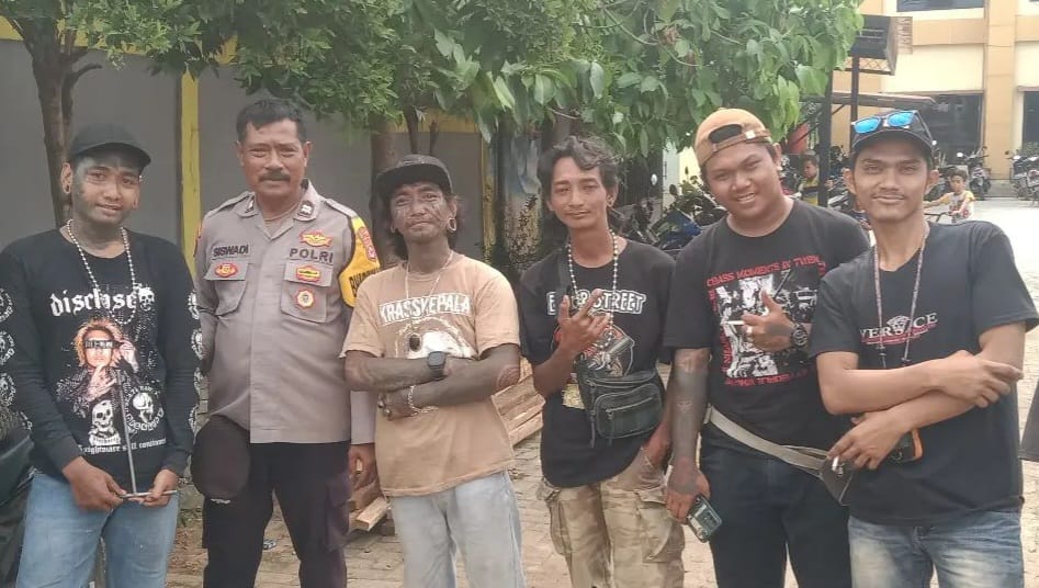 Polsek Rajeg Bina Pengamen Jalanan di Perempatan Kukun