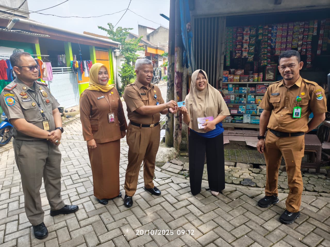 Pelayanan Pencetakan e-KTP Kecamatan Panongan, Drive Thru Sehari Jadi