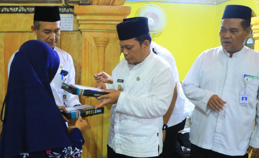 Safari Ramadhan, Pj Walikota Tangerang Beri Santunan 100 Anak Yatim 